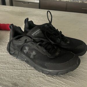 Under Armor Tennis Shoes